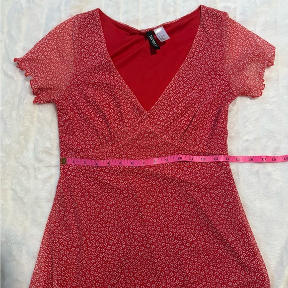 H&M Red Floral V-neck Mini Dress Medium - Picture 3 of 6